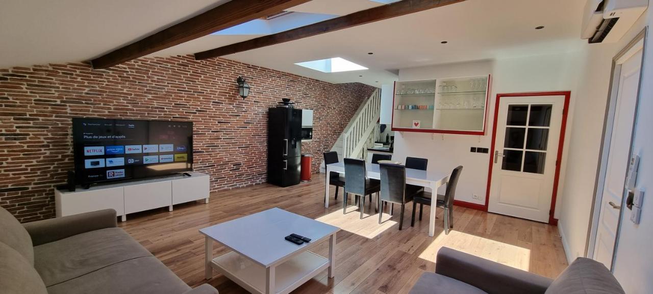 Loft 80M2 En Plein Coeur De La Vieille Ville 3 Etoiles Toulon Luaran gambar