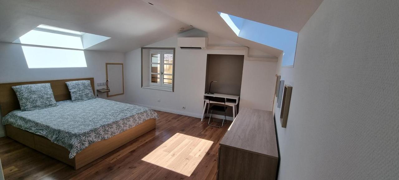 Loft 80M2 En Plein Coeur De La Vieille Ville 3 Etoiles Toulon Luaran gambar