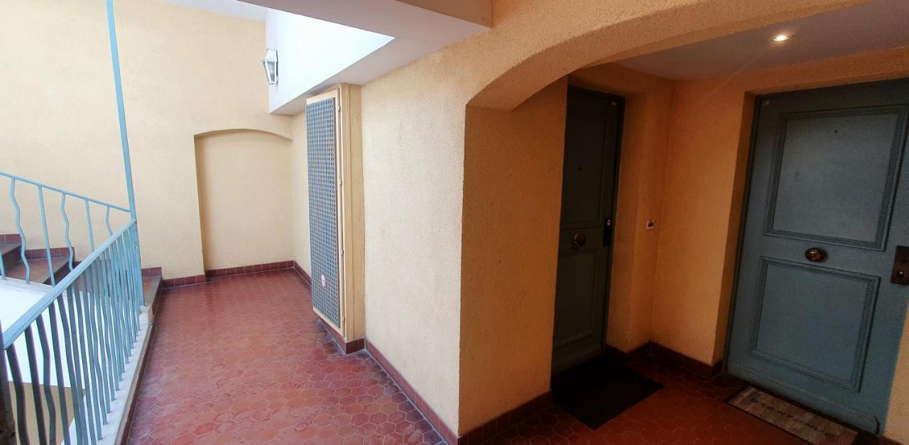 Loft 80M2 En Plein Coeur De La Vieille Ville 3 Etoiles Toulon Luaran gambar